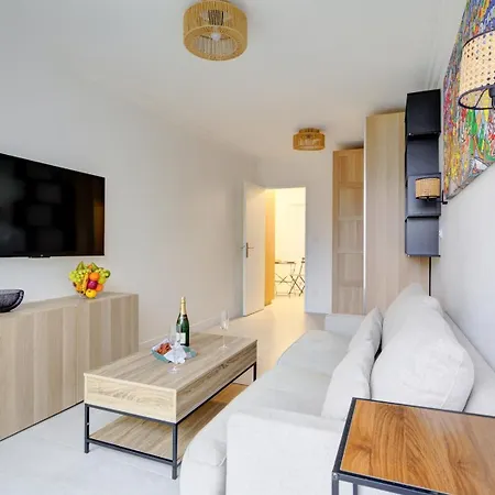 Bluestay 807 - Superb Apartment